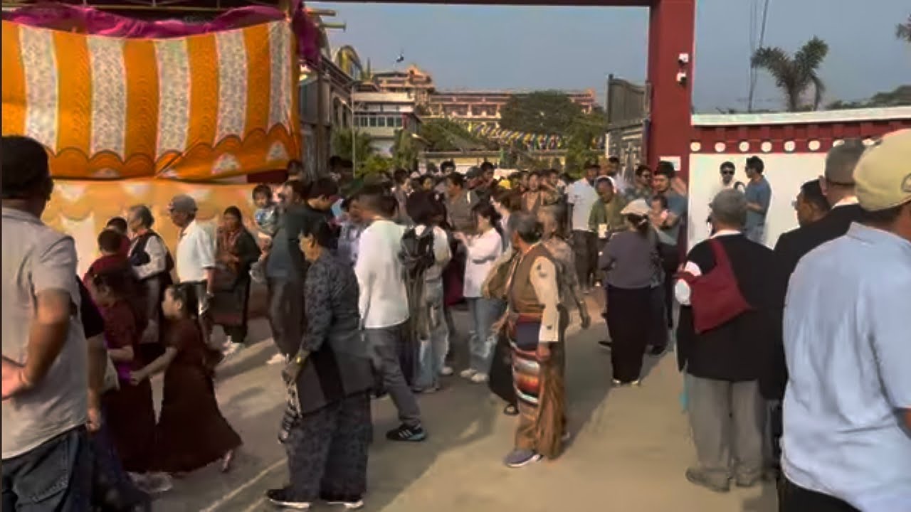 ༧གོང་ས་མཆོག་མཇལ་ཁ་འབྲས་བཀྲིས་སྒོ་མང་དུ།། 