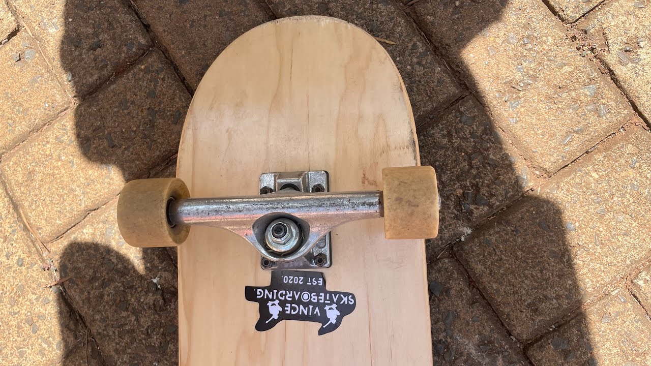 SKATING ON A MONDAY AT CBD 🛹 #doit #skateboarding #fun #skate #cbd #fun #doit #cruise #content 