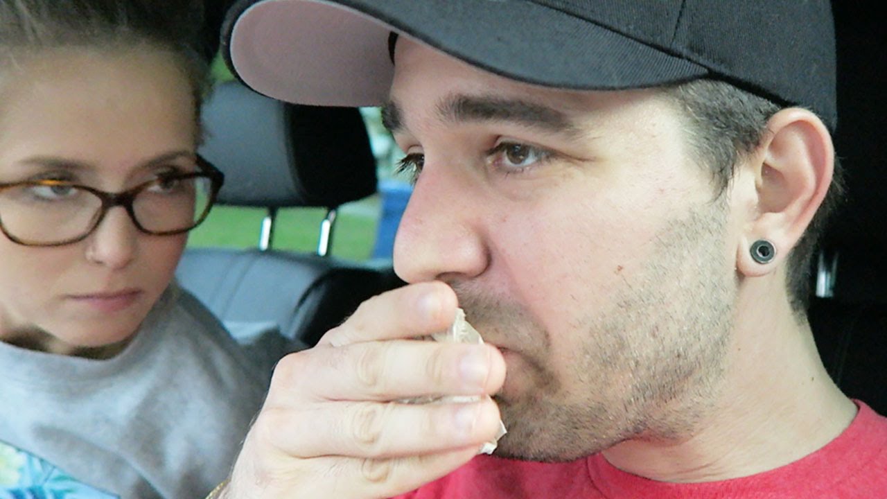 MY LIPS ARE ON FIRE! (12.04.15 - Day 2410)