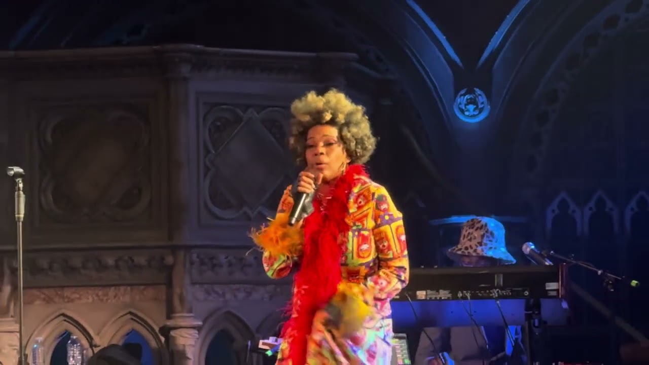 Macy Gray - A moment to myself