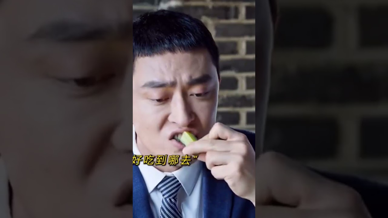 新來的廚師做的菜竟然把老闆吃哭了，這得有多好吃！  #電影廚神駕到爆笑來襲 #快樂生活從廚神駕到開始 #看美食喜劇過中秋佳節 #電影廚神駕到