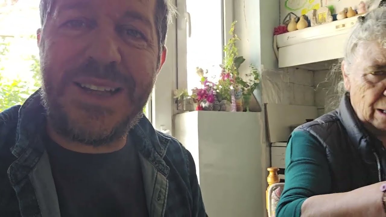 Ο πατέρας μου δοκίμασε το καινούργιο του απόκτημα...τελικά θέλει να το μάθεις το μηχάνημα.