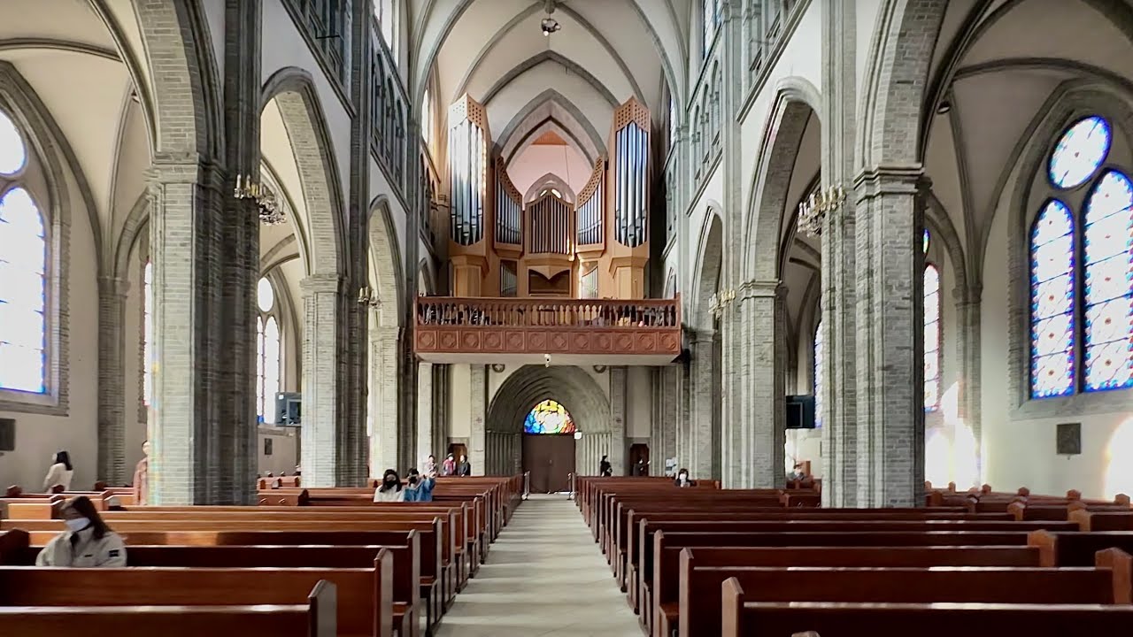 🇰🇷 Church Tour: A National Church in Seoul, South Korea (Myeongdong Cathedral)