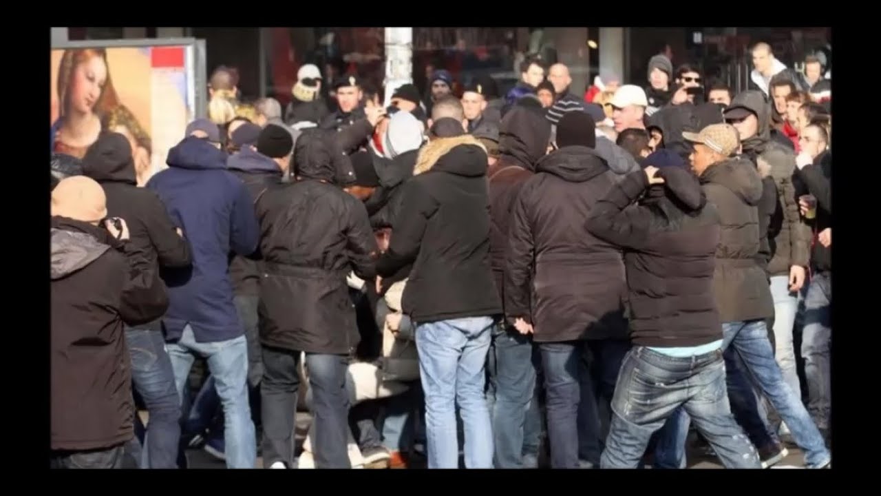 &ldquo;Maria was watching&rdquo; ('Complete F-Side, New Order' & 'AFCA Ajax Amsterdam F-Side')