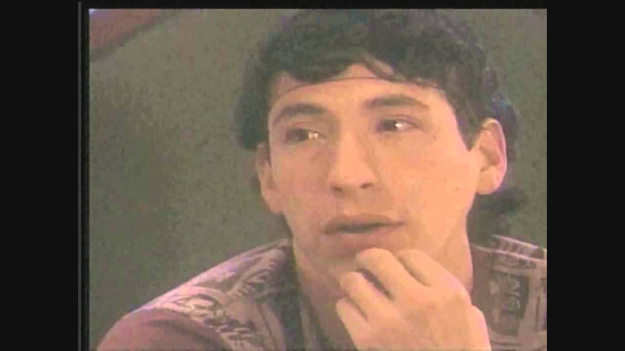 Paco María se entera que Hugo tiene una relación homosexual.