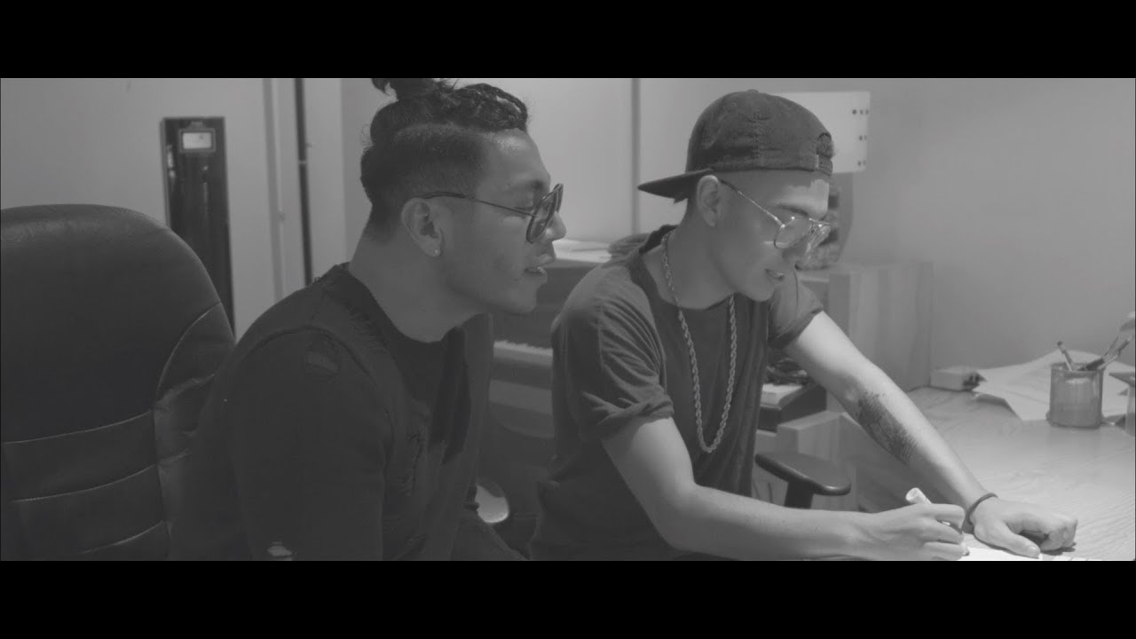Saak -  Doy Un Paso Atrás Ft. Samo