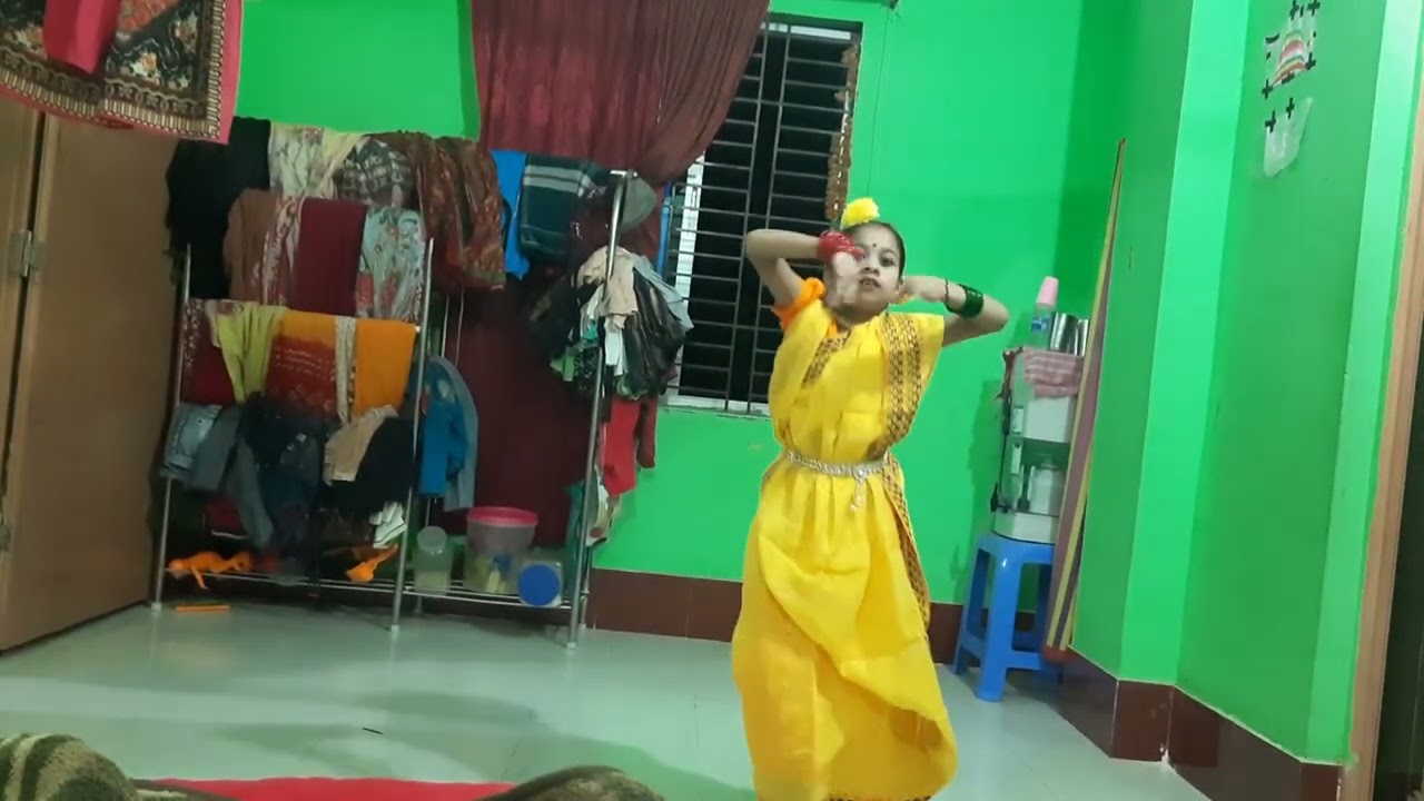 মন মোর মেঘেরো সঙ্গী 