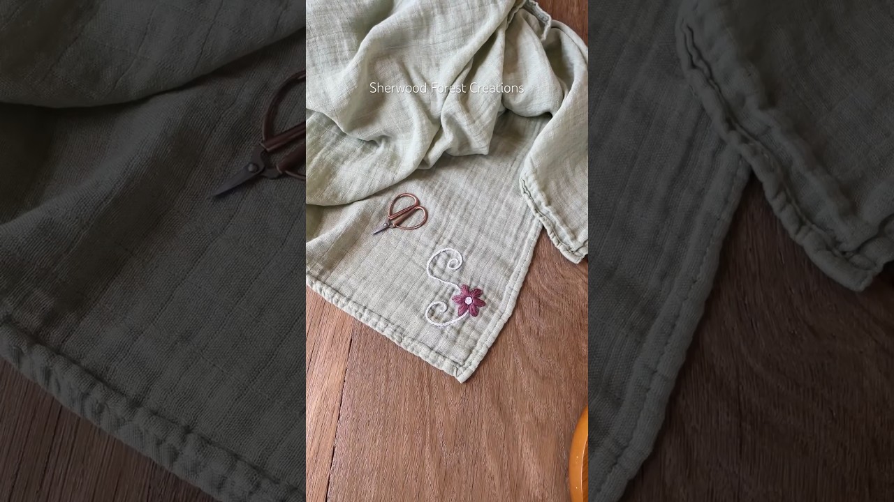 Personalize a baby blanket! Monogram Embroidery #embroiderytutorial #babyshowergift