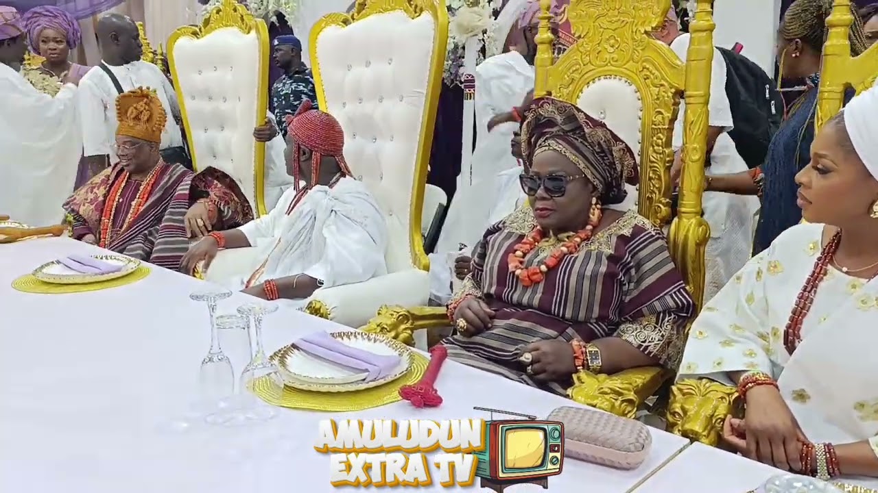 Ooni with Olori Temitope Ogunwusi and Ayangburen's Queen
