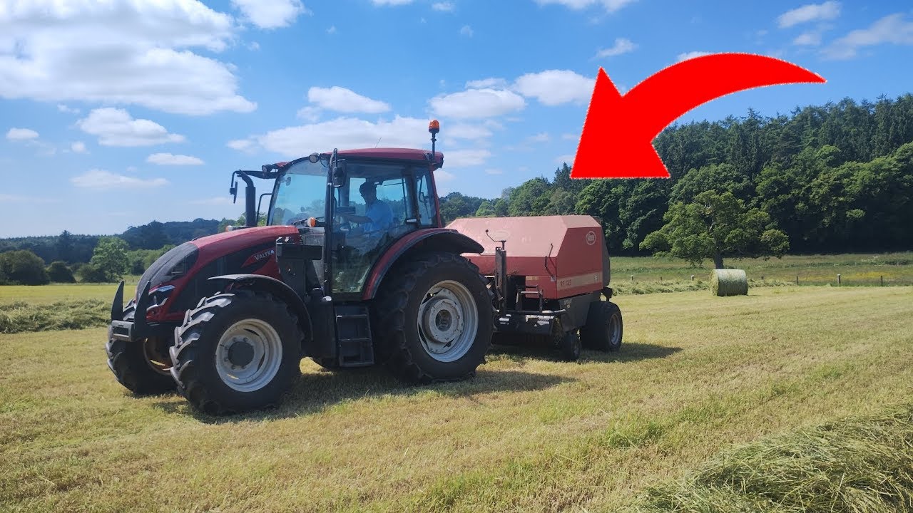 Bailing Silage With Valtra A115 and Vicon RF 135