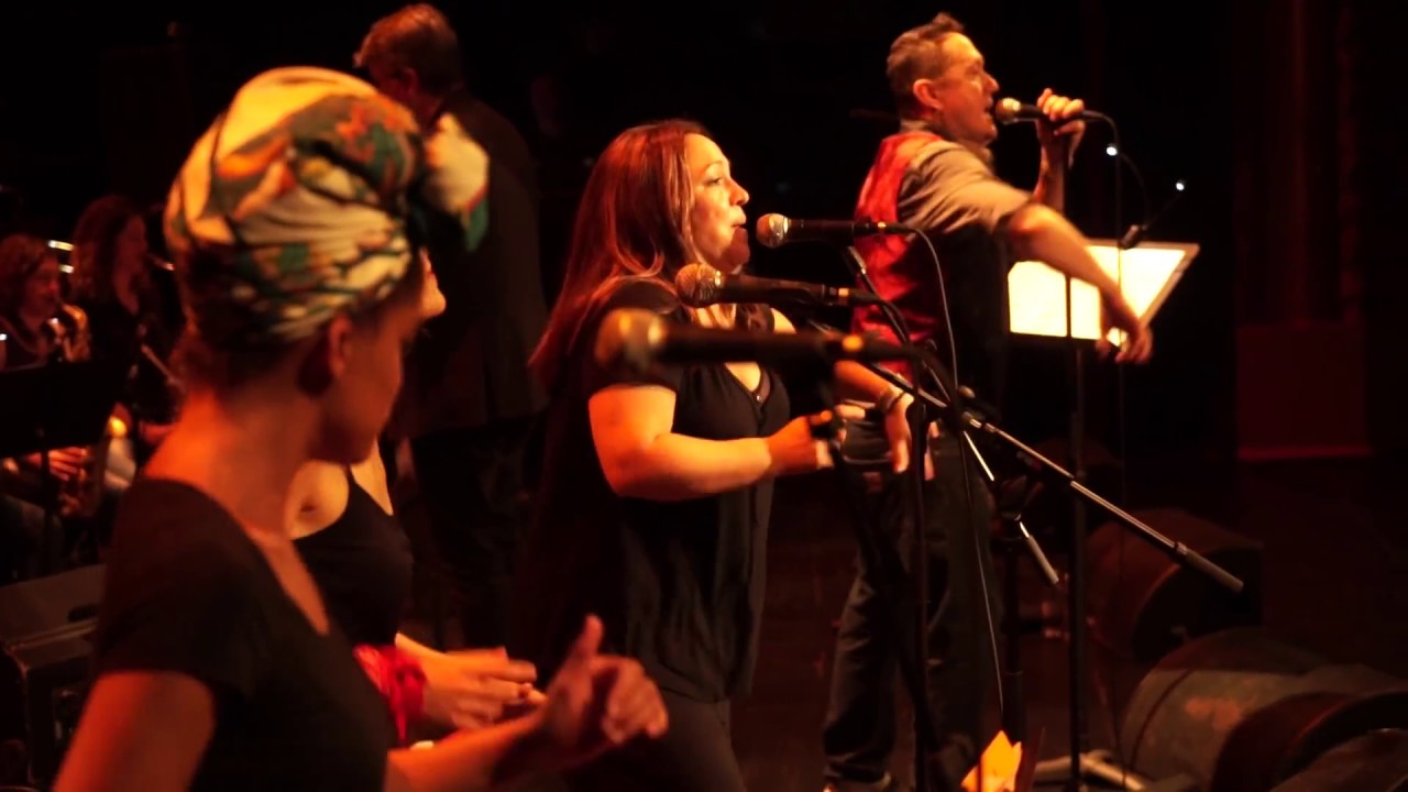 Fermin Muguruza & Micaela Chalmeta Big Band - Oasiko Erregina (feat. Sorkun, Benas)