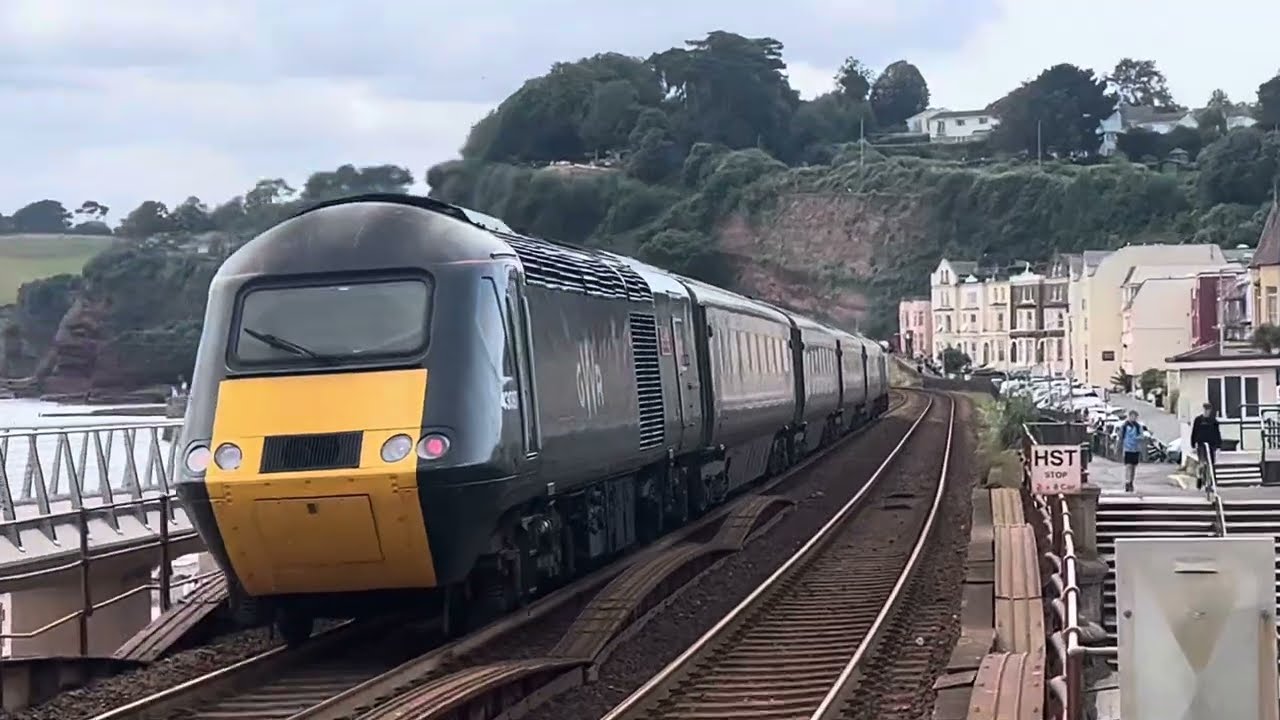 43186 & 43097 departing Dawlish working 2C22 to Penzance