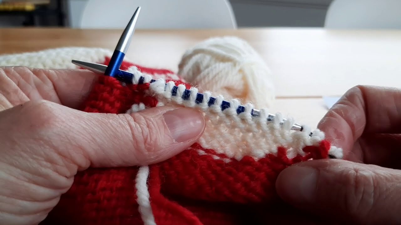 Christmas stocking 3: First half of the heel