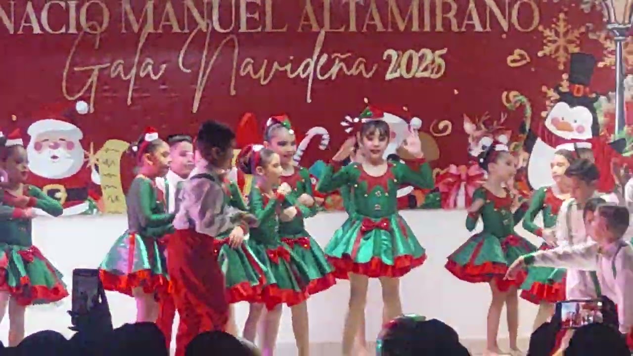 VELADA NAVIDEÑA 2025 DE #ARIAN  ILUMINANDO EL ESCENARIO CON SU PRESENCIA,MI HIJA ARIAN 