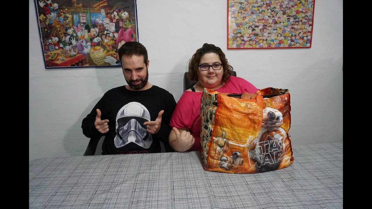 ENSEÑANDO MERCHANDISING STAR WARS (CARREFOUR, FAMILY CASH, REPSOL)