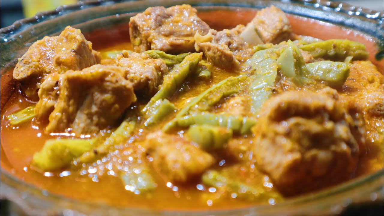 COSTILLAS DE CERDO A LA MEXICANA CON NOPALES COMIDA ECONÓMICA, DELICIOSA Y RENDIDORA.