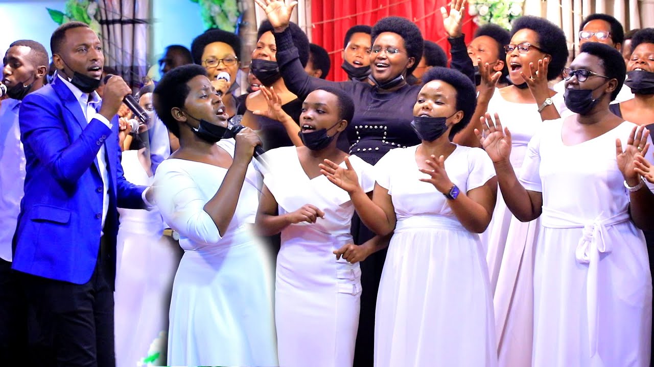 UKUBOKO KW'IBURYO Choir Mu Bihe byiza 🥰 Ikidendezi / Imirimo / Uwabambwe/ Aracyakora Yesu