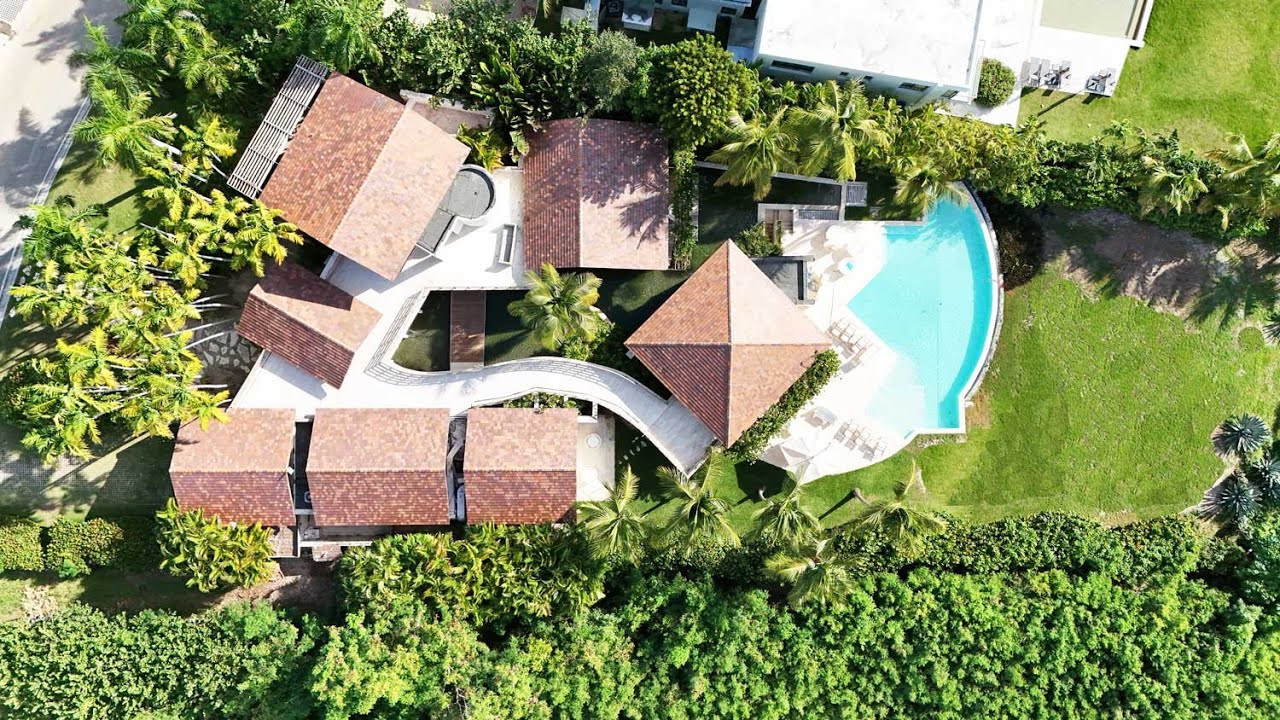 For sale exclusive ocean and golf views villa with 8br in Las Palmas, Cap Cap, Dominican Republic