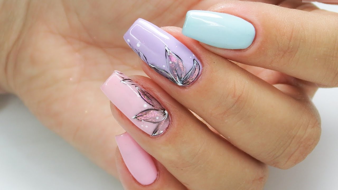 Flowers nails art / Colours by Molly