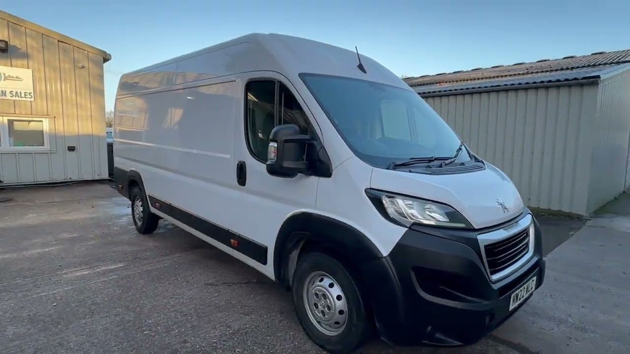 Peugeot Boxer 2.2 BlueHDi 435 Professional L4 H2 Euro 6 (s/s) 5dr MW22WLC
