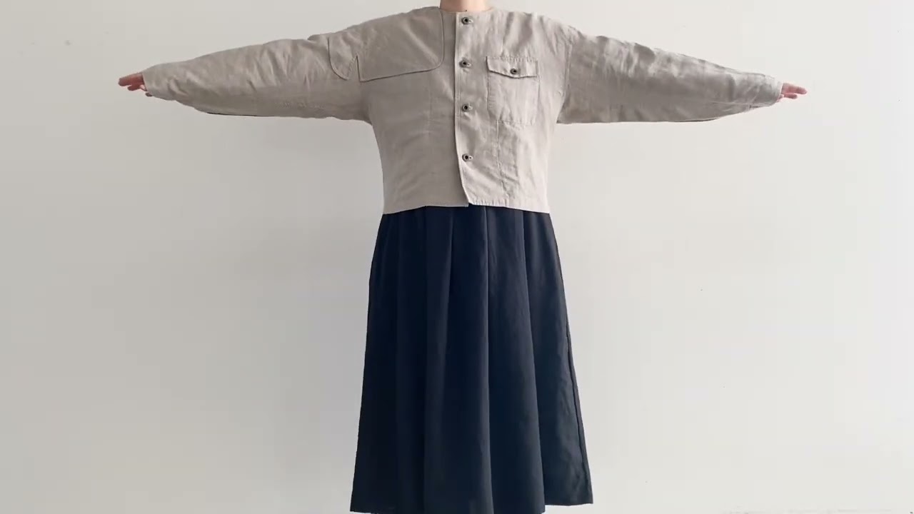 シャツやカーディガンのように、気軽にさらりと羽織れます