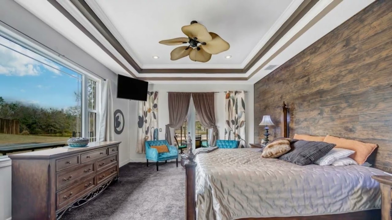 LUXURIOUS COUNTRY LIVING CLOSE TO EVERYTHING!