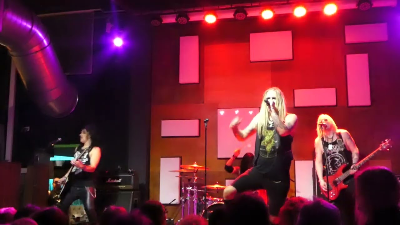 Breakin' The Chainz ' Live ' CRASHDIET Mayhem Saltbox 17th May 2025.