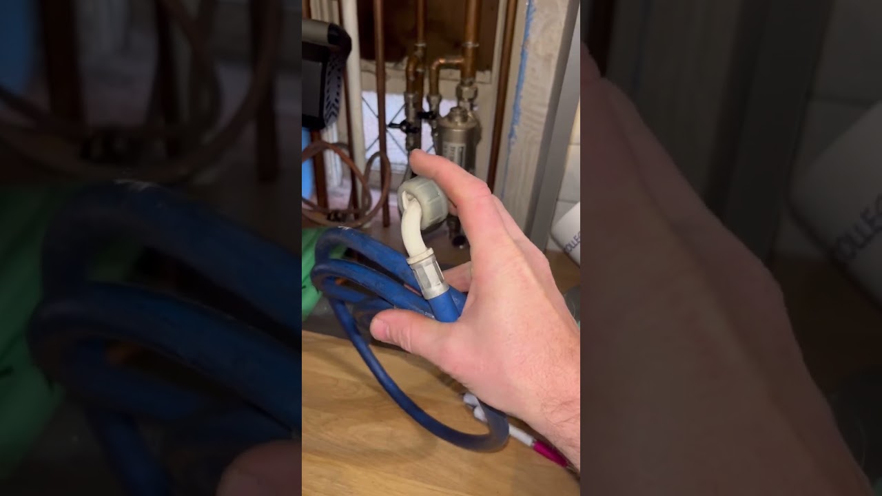 PLUMBING TIP for when your in a tight squeeze 