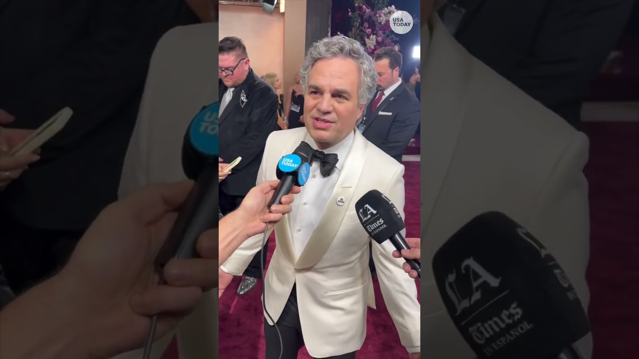Celebrities wear 'be Good' pins for Renee Good at Golden Globes