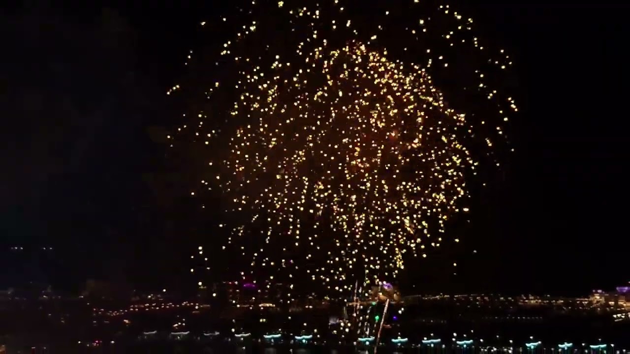Abu Dhabi Fireworks 2026 🎆 | Spectacular New Year Celebration | 10 Minutes of Magic