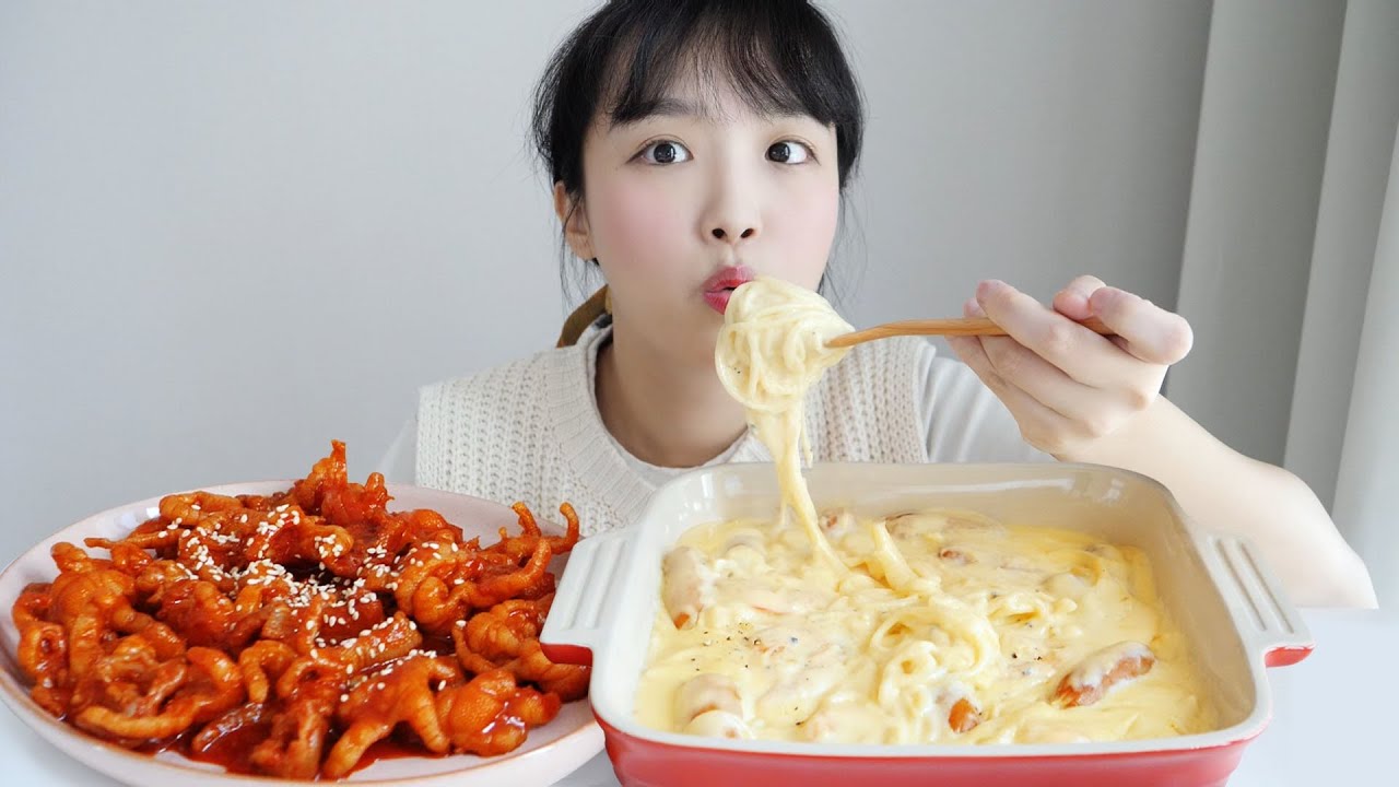 매콤한 닭발과 꾸덕~한 치즈 크림파스타 먹방🧀🔥