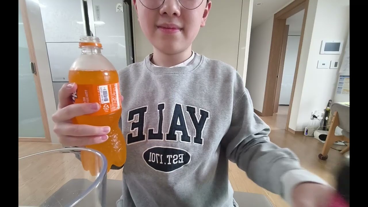 블록시 콜라 만들어먹는 영상