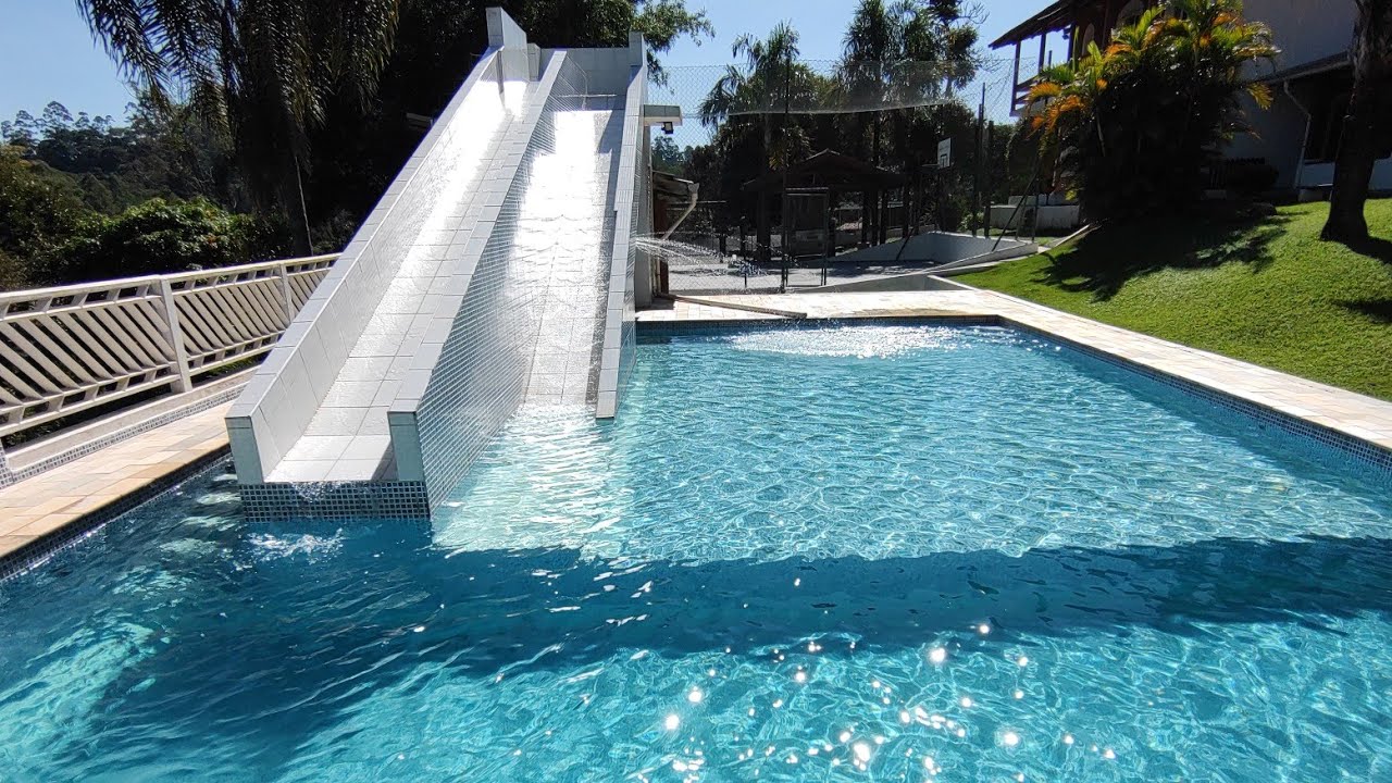 MARAVILHOSA CHÁCARA C/ 02 PISCINAS C/ TOBOÁGUA, QUADRA E CAMPO DE FUTEBOL EM ATIBAIA-SP R$900.000,00