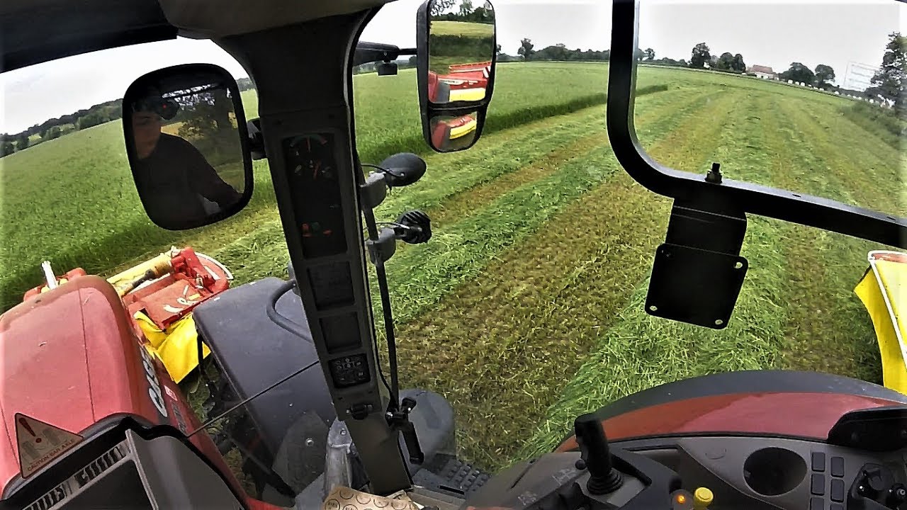 Je vous emmène faucher lors de la démonstration Cloué SAS | Case Puma CVX 200 - x 2 Pottinger