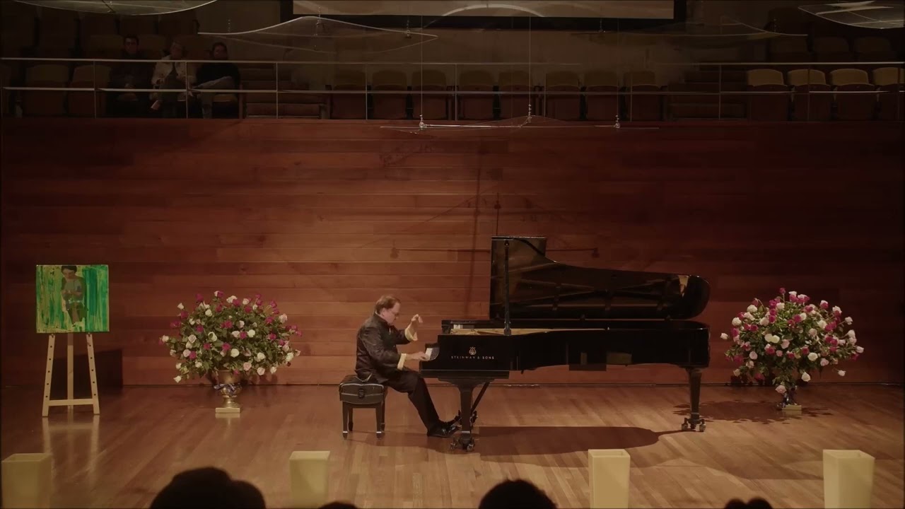 Frederic Mompou's Cants Magics performed by Mac McClure