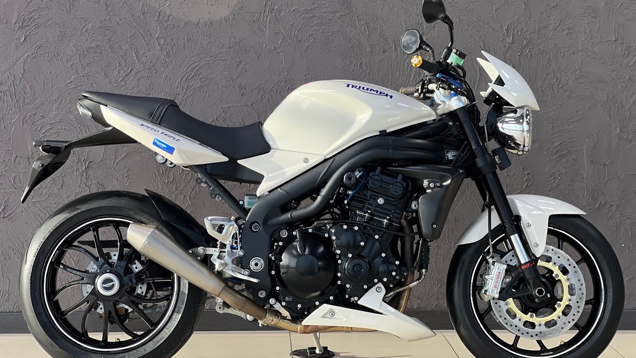 Triumph Speed Triple 1050. 2009г. Пробег 24 095 км.+79182903333