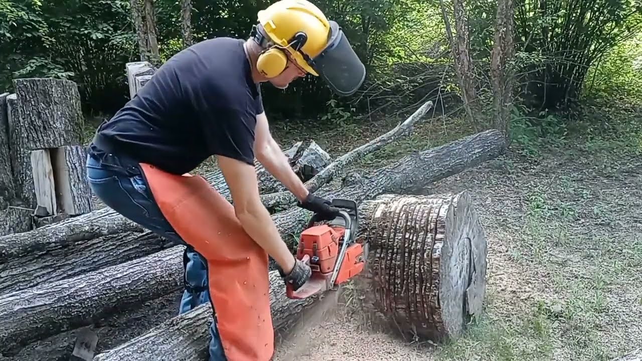 HUSQVARNA 385XP FIRST CUTS AFTER REBUILD