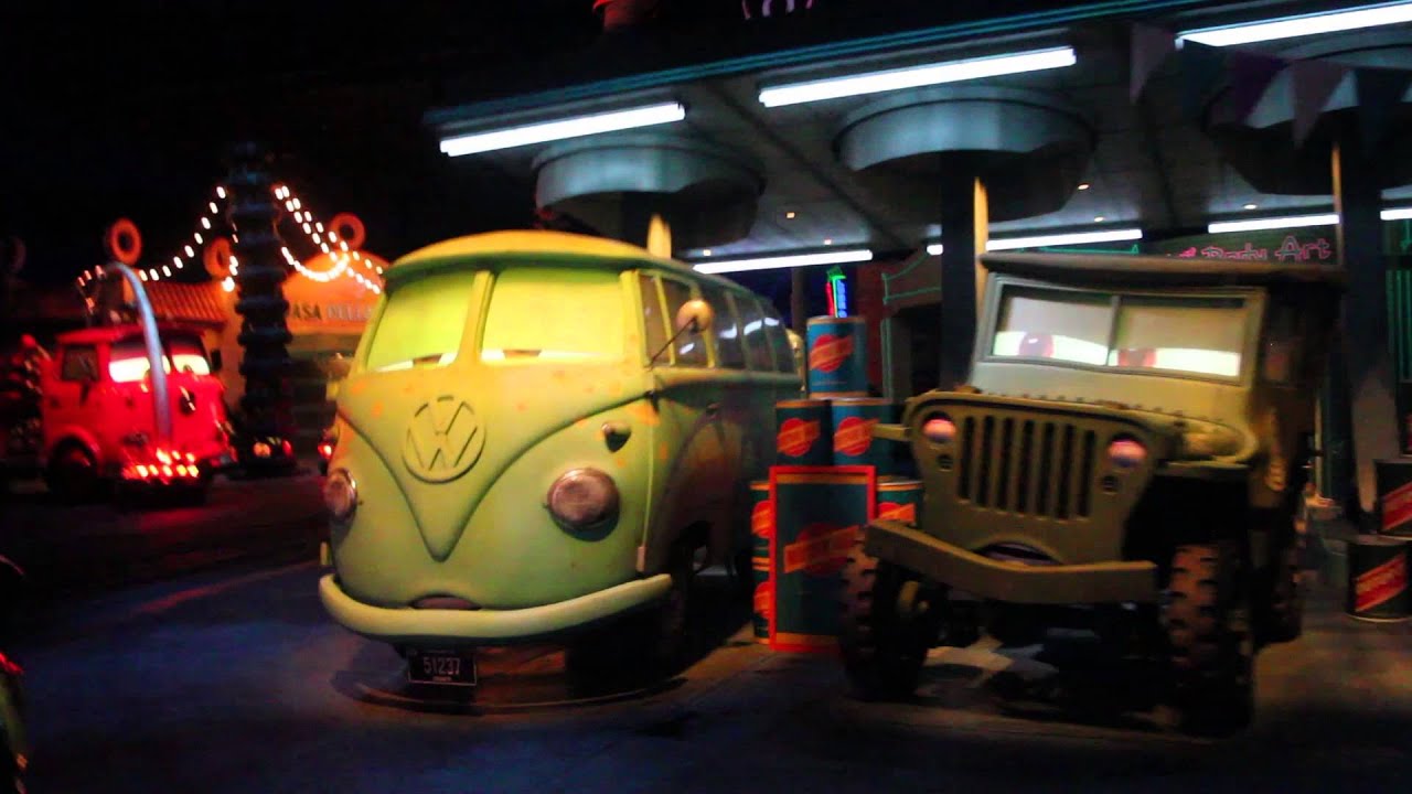 Radiator Springs Racers (Luigi's Casa Della Tires)