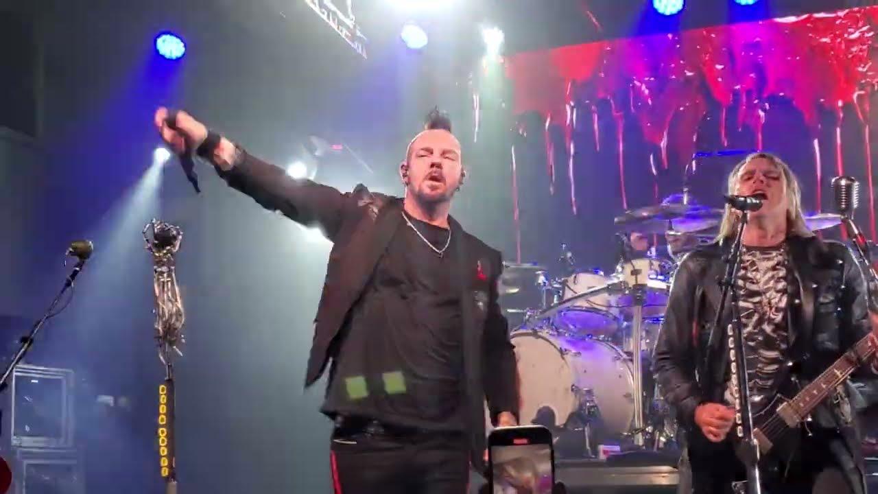 I Hate Everything About You - Three Days Grace at the mod club in Toronto.