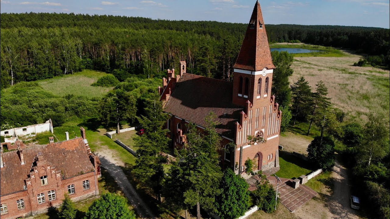 [4K] Warmia i Mazury widziane z góry: Orzechowo: Wieś, którą pochłonął komunizm