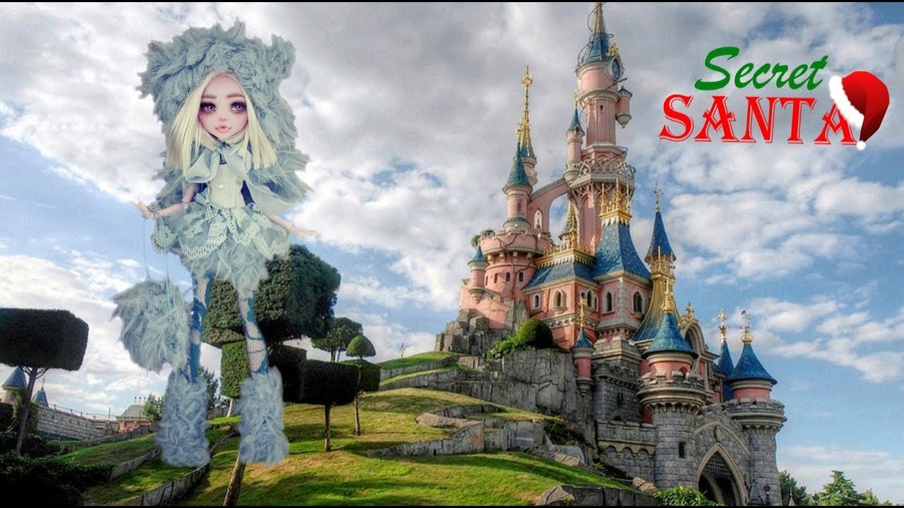 SECRET SANTA AT DISNEYLAND PARIS