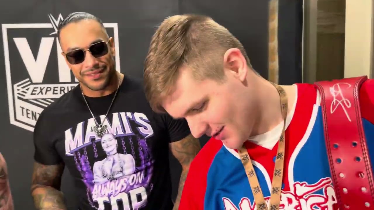 Meeting Damien Priest and Dominik Mysterio at WWE Holiday Tour in 2023