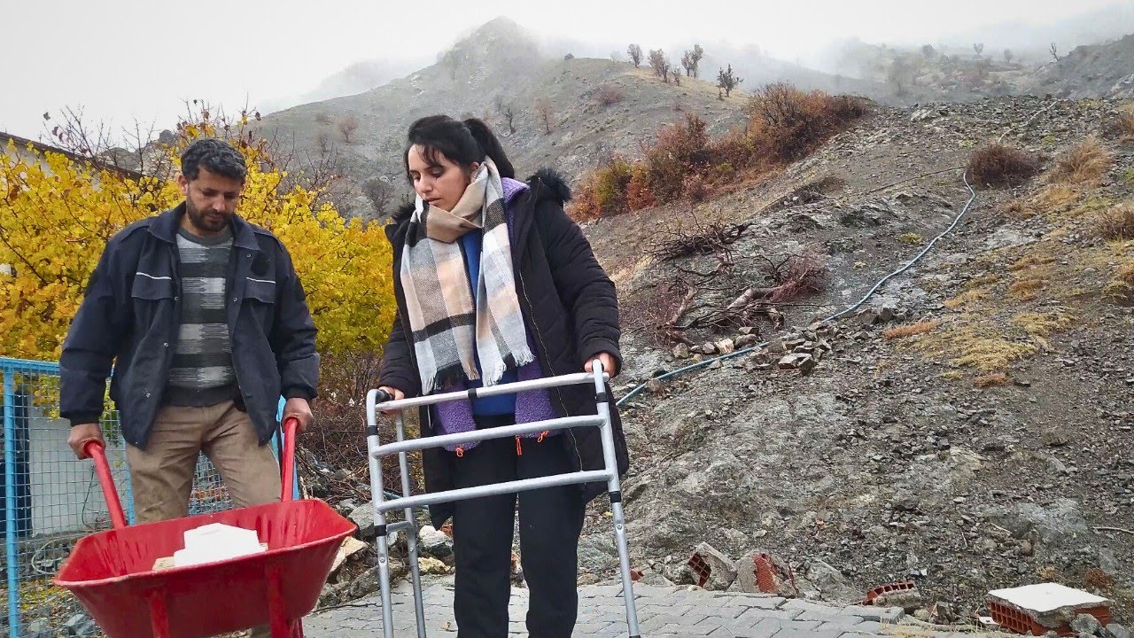 Транспорт в деревне \ Путешествие по деревне на нашем новом автомобиле