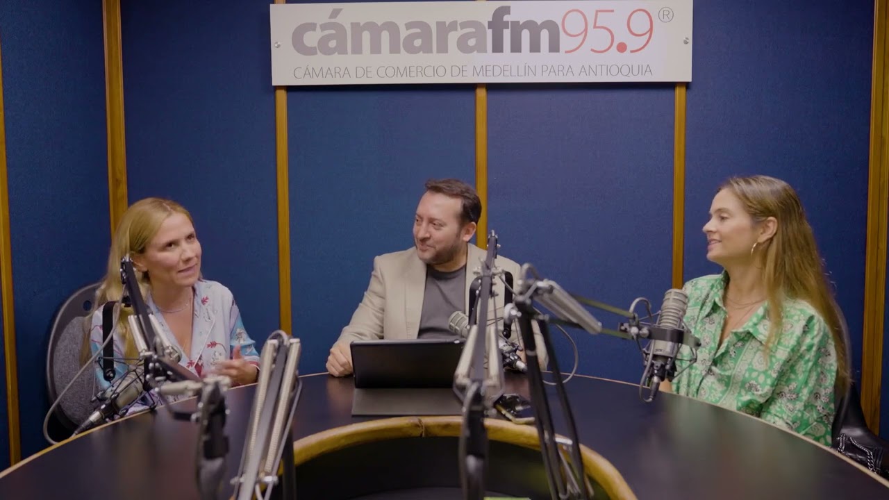 Agua Bendita - Mariana Hinestroza y Catalina Álvarez