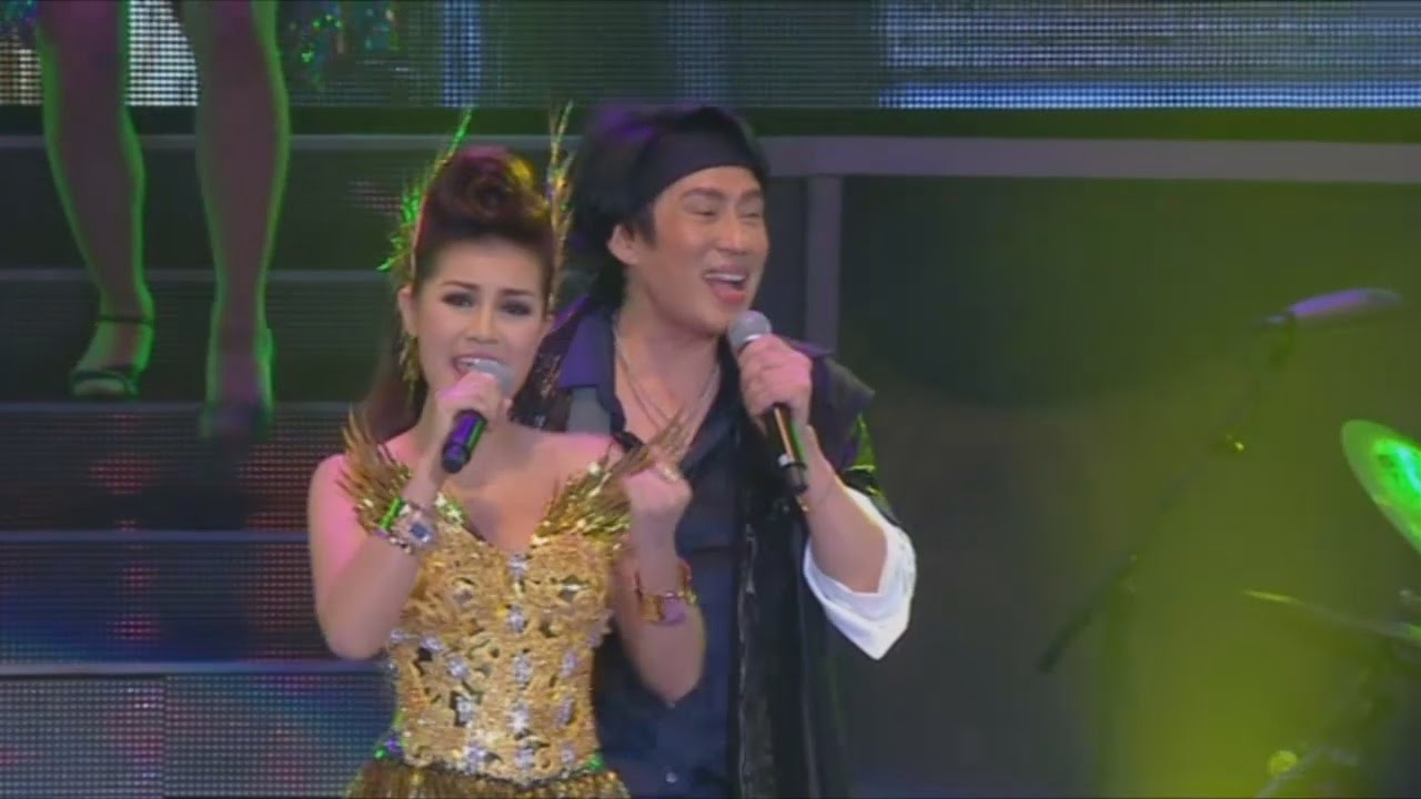 ขอใจเธอแลกเบอร์โทร - หญิงลี ศรีจุมพล (Ver.คอนเสิร์ต ขนนกกับดอกไม้)
