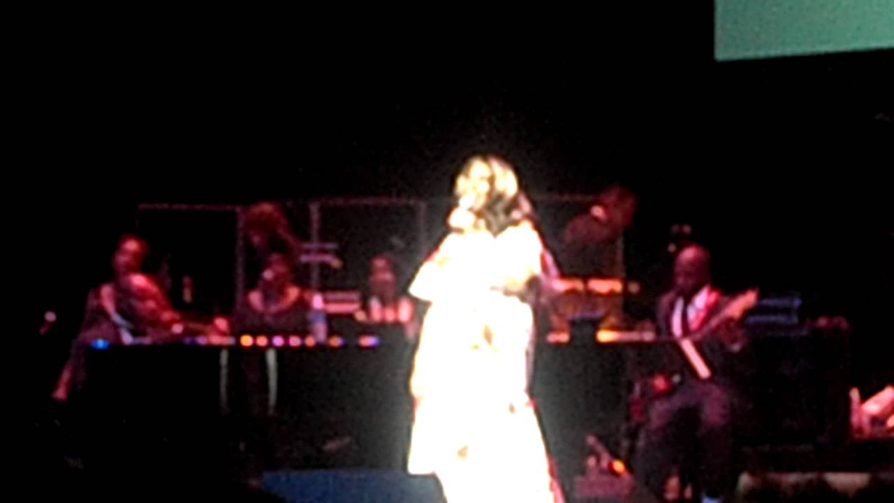 Aretha Franklin live @ Arie Crown Theater-"Something He Can Feel"-6/30/2012