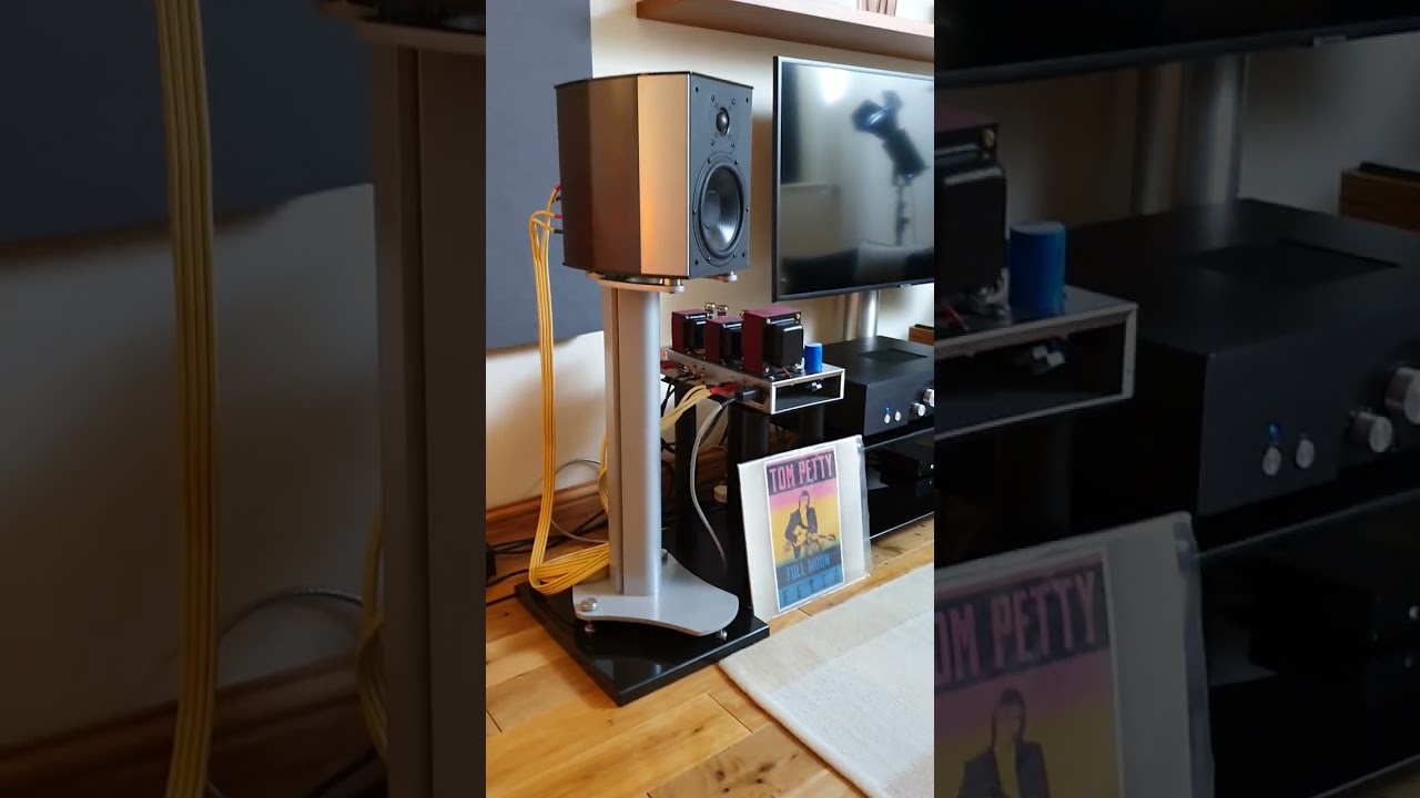 Vintage Hi Fi system, Goldring Lenco Gl75. Tom Petty. Valve Amplifier. AT33PTG