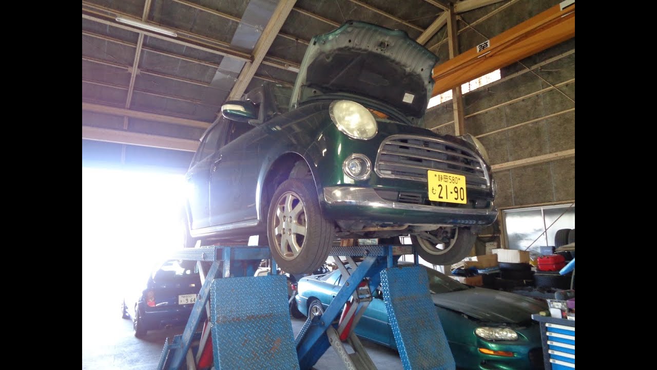 平成１９年　ダイハツ　ミラジーノ　エンジンオイル交換　ナンバー灯＆ハイマウントランプ電球交換