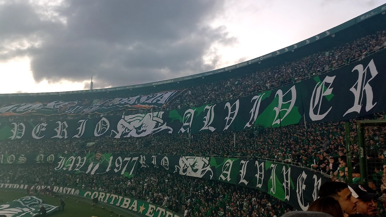 RECEPÇÃO INSANA EM MAIS UMA AULA DE TORCIDA | CORITIBA 0 X 0 cap