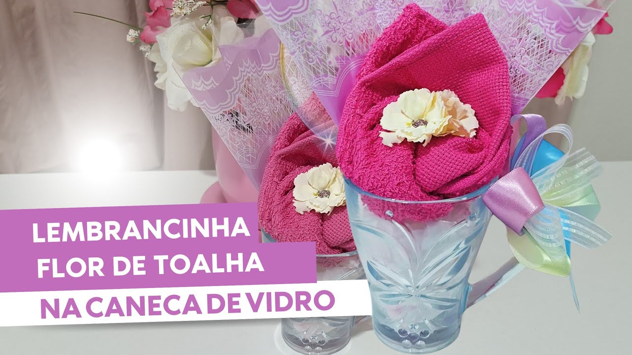 LEMBRANCINHA COM TOALHA NA CANECA 